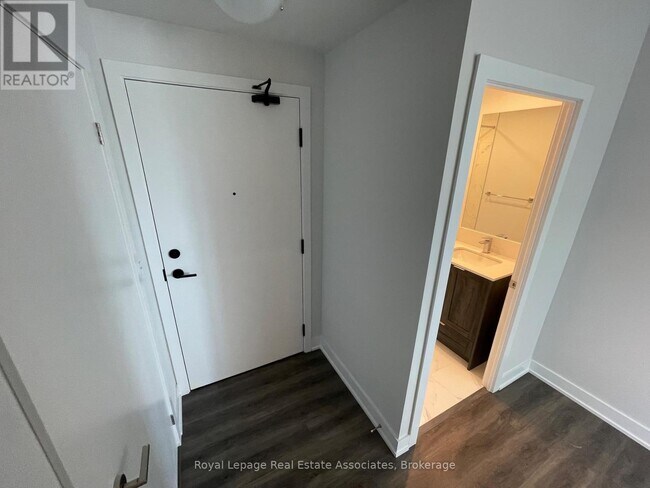 Building Photo - 430-1430 Square One Dr