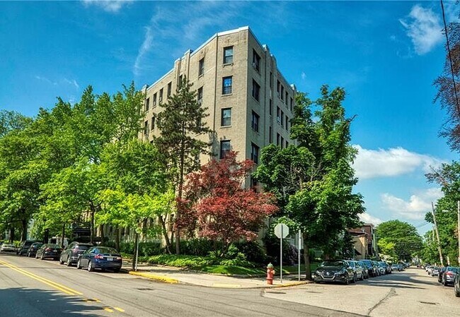 Building Photo - 372 S Highland Ave