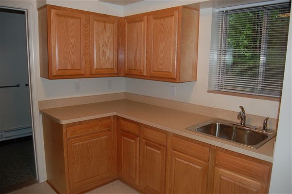 Building Photo - Studio, 1 bath  - 2053 Abbott Ave 5
