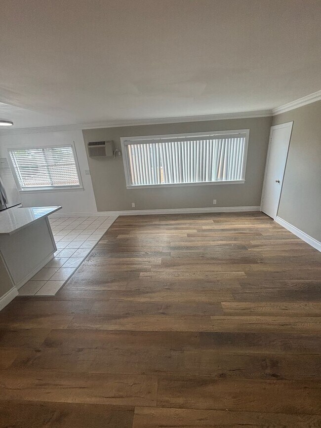 Foto del edificio - 4461 Green Ave