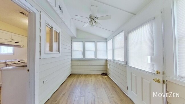 Photo - 809 Antler Dr House