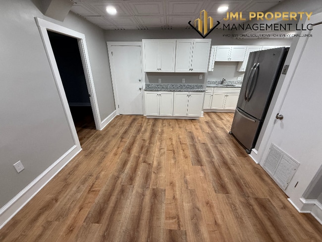 Building Photo - 321 Union St