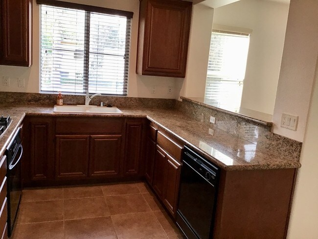 Building Photo - Village at the Park 3 bedroom Condo