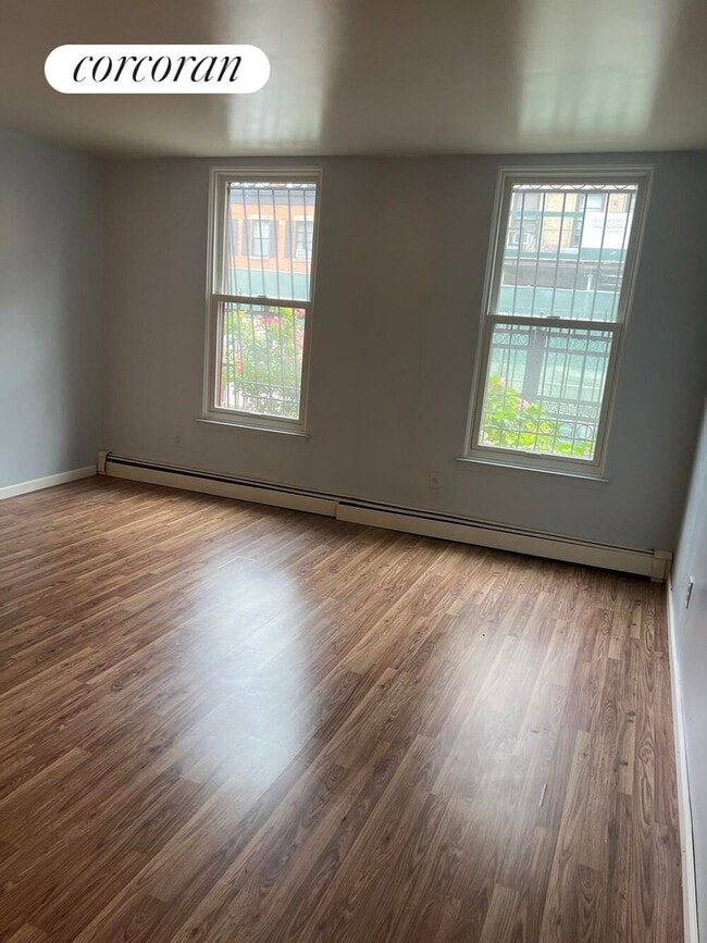 Foto del edificio - 244 E 110th St