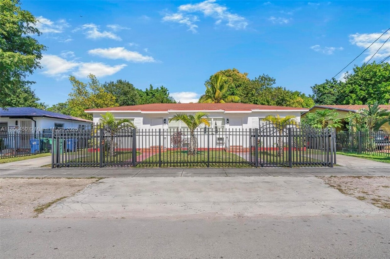 Primary Photo - 1315 NE 146th St