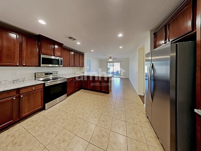 Foto del edificio - 4592 E Longhorn St