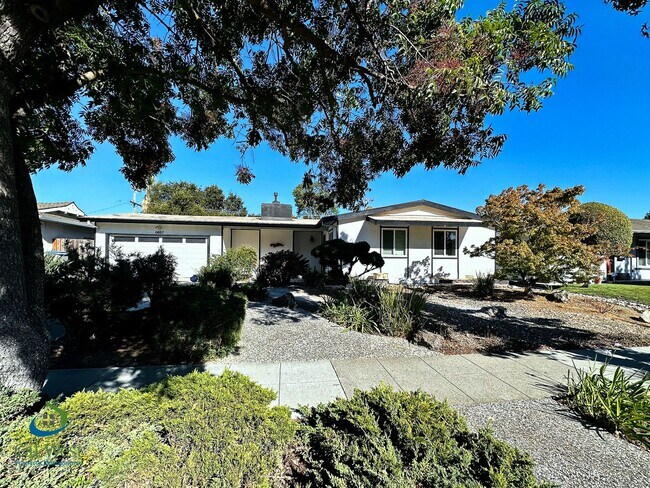 Building Photo - $4295 - 3 Bed/2 Bath Home in West San Jose...