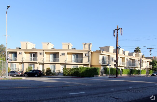 Building Photo - Monterey Apts