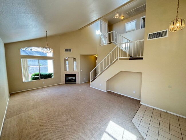 Building Photo - Gorgeous 3Bed/2.5Bath, 2-Story home located in Summerlin