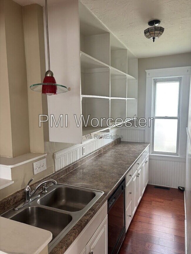Foto del edificio - 174 Ingleside Ave