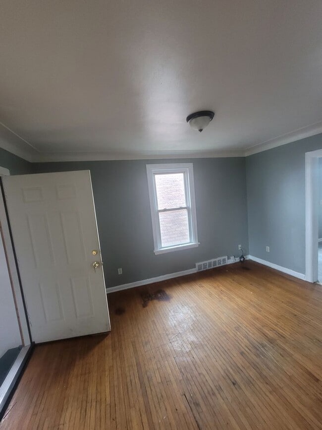 Building Photo - 837 Colburn Street