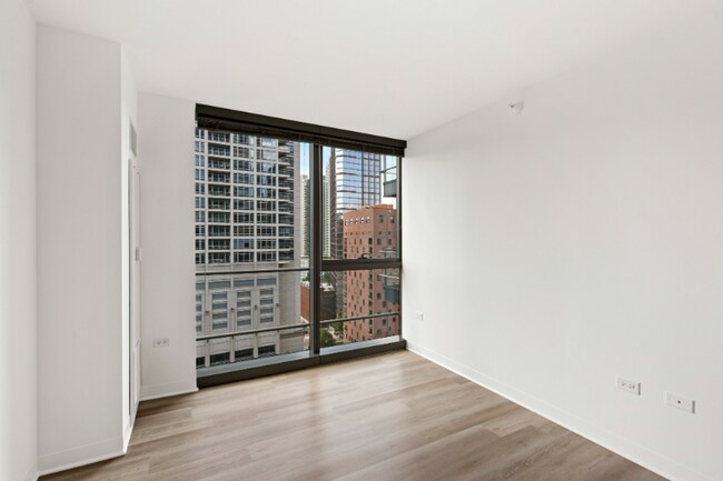 Building Photo - 360 N Orleans St