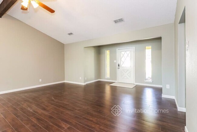 Building Photo - 713 Ridgewood Cir