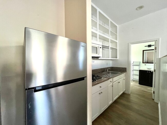 Building Photo - Super cute 1 bedroom available in San Dieg...