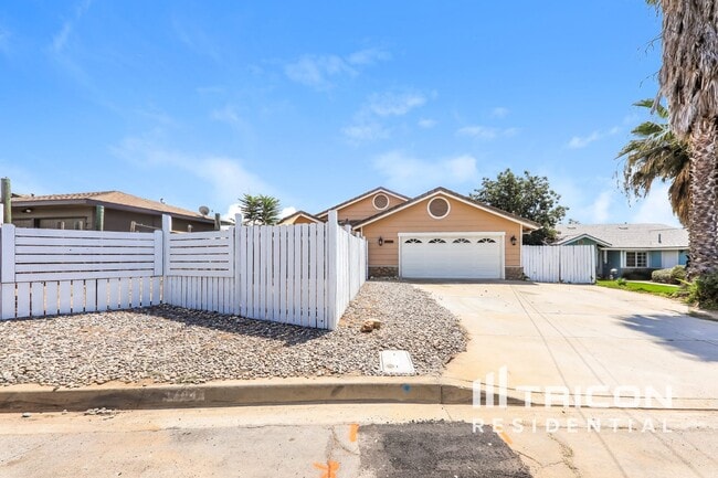Building Photo - 34049 Nebraska Ln