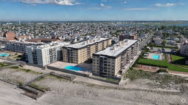  - Executive Towers At Lido