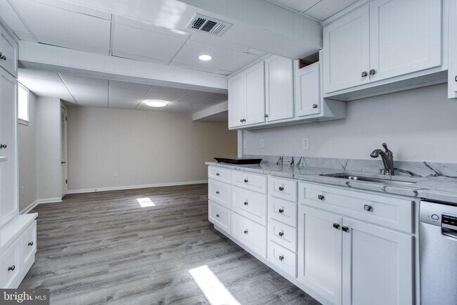Foto del edificio - 1112 Cottage St SW