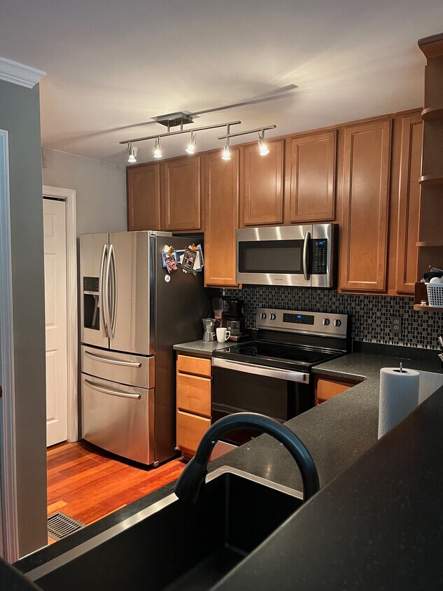 Building Photo - 507 Donatello Ave