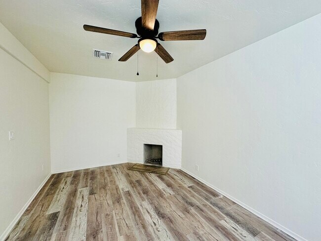 Foto del edificio - Available 10/10/25! Modern Renovated 2 Bed...