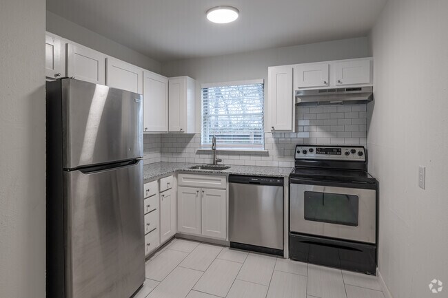 2 habitaciones, 1,5 baños (renovado) - 1000 pies cuadrados - Cocina - Greenleaf Townhomes