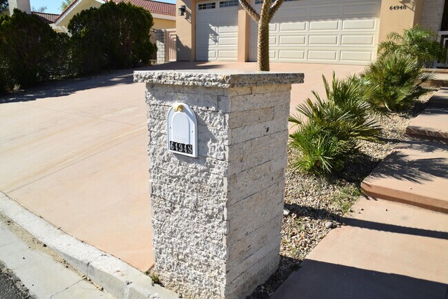 Building Photo - 64948 Leith Ave