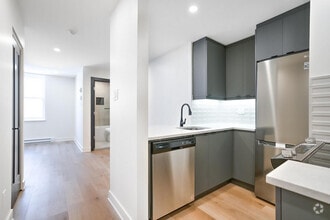 Building Photo - 2235 Av Prud'homme