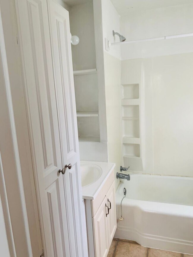 Foto del edificio - 1 br, 1 bath House - 1560 Kimberly B