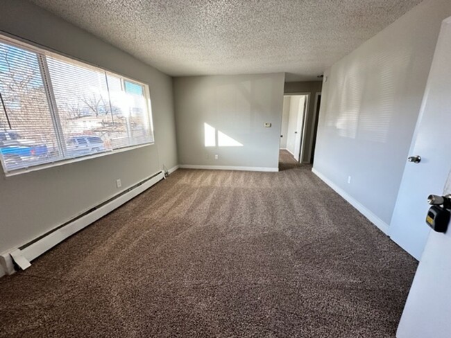 Building Photo - 340 Gahart Dr
