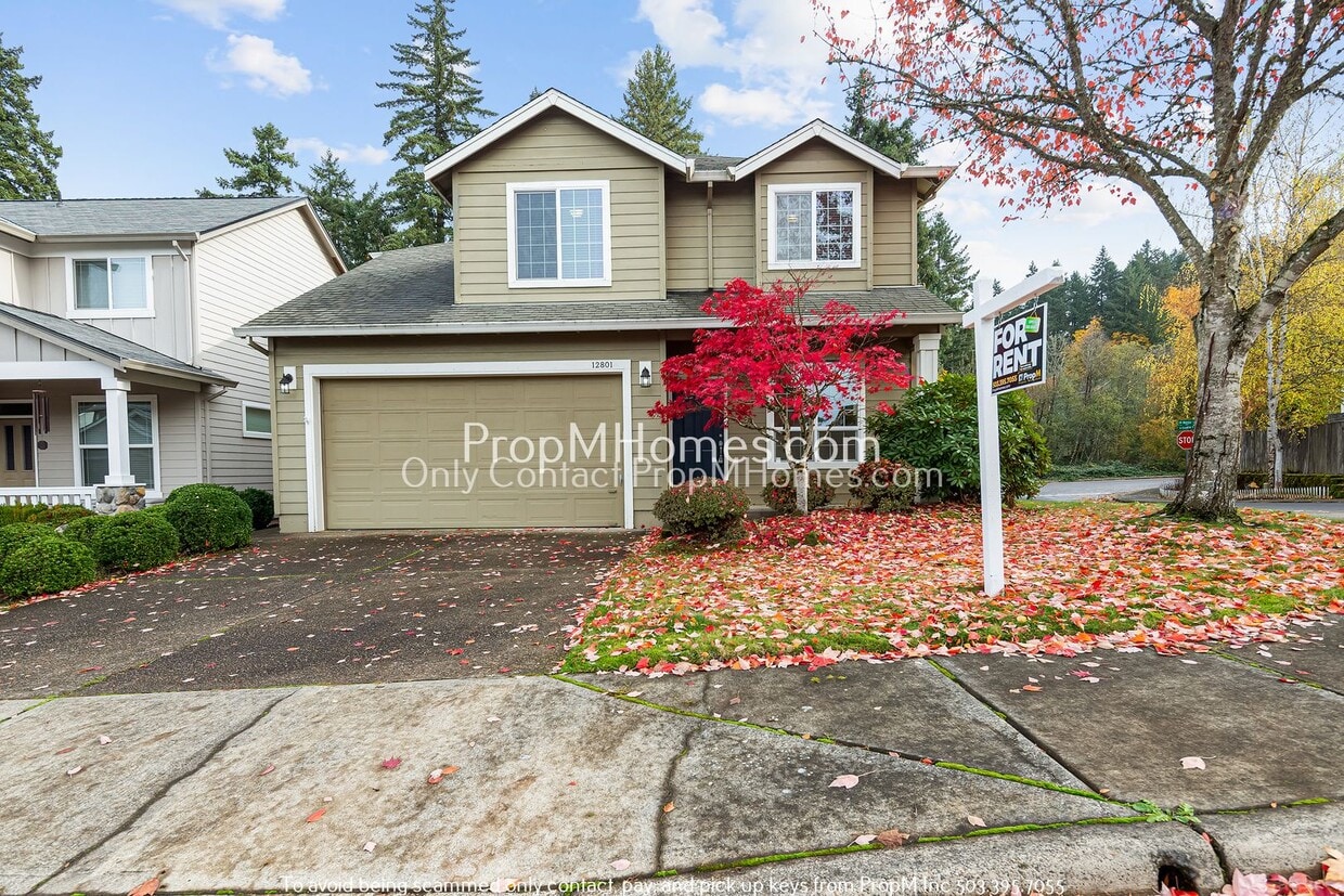 Primary Photo - Four Bedroom Home in Progress Ridge - Corn...