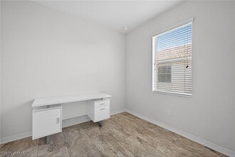 Building Photo - 10464 Yorkstone Dr