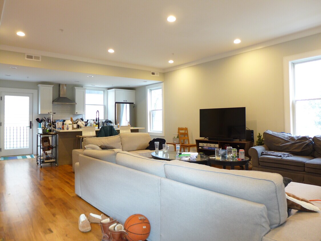Foto principal - 7 Leverett St