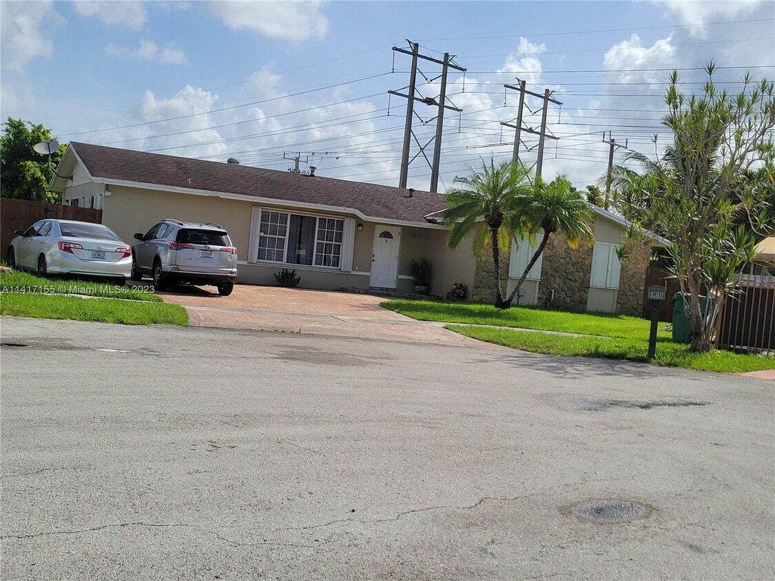 Primary Photo - 13611 SW 73rd St