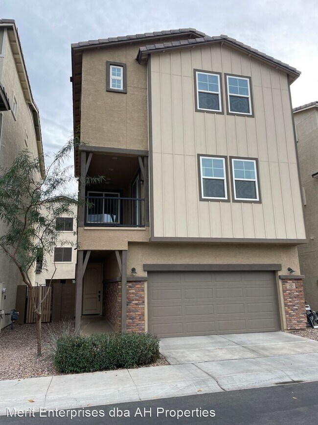 Foto del edificio - 4 br, 3.5 bath House - 703 W BROWNING PL