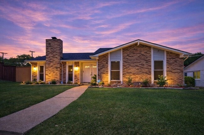 Building Photo - 1121 Bass Dr