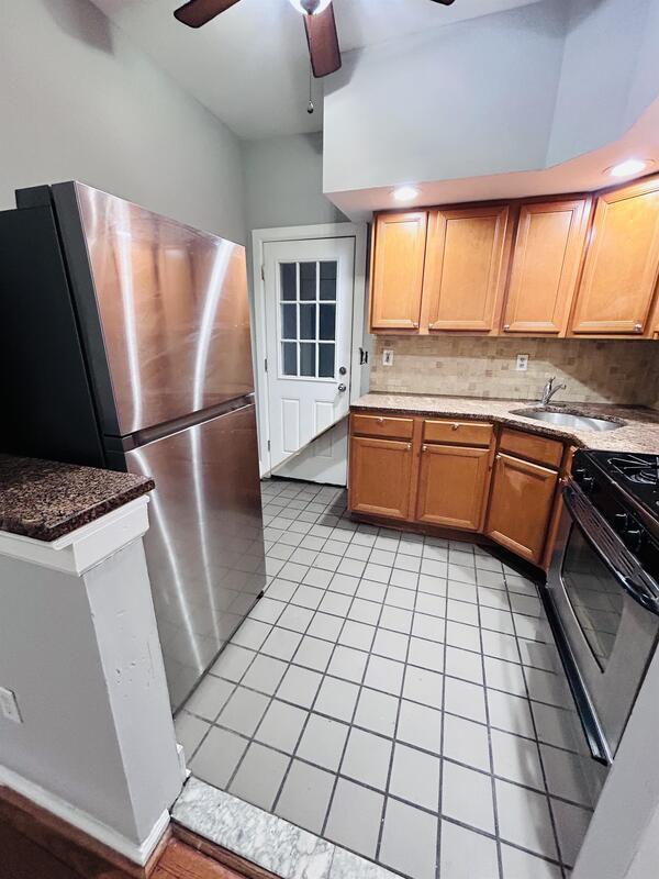 Building Photo - 2205 N Gratz St
