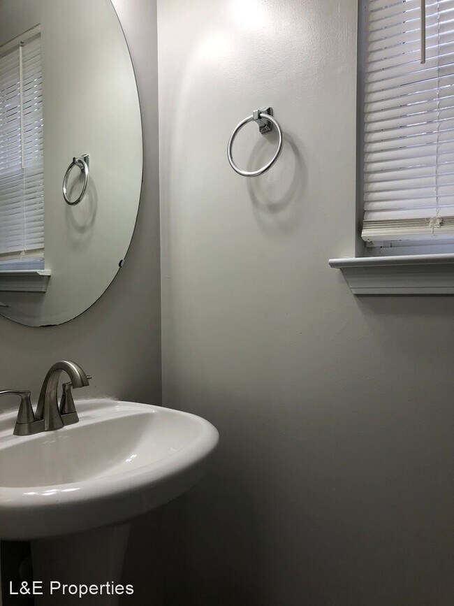 Building Photo - 3 br, 2.5 bath House - 6635 Nevin Glen Drive