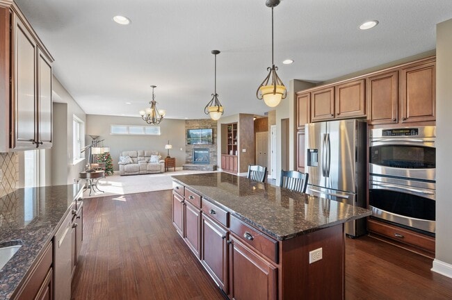 Building Photo - **Rent Special** Luxury Living in Lakeville
