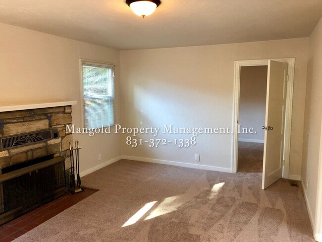 Building Photo - Charming 1-Bed 1-Bath Home with Bonus Room...
