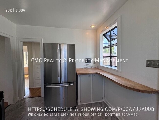 Foto del edificio - 1724 E 11th St