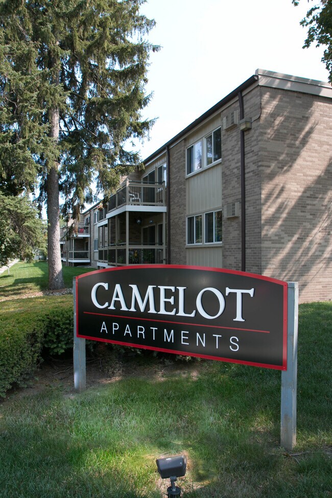 Foto del edificio - Camelot Apartments