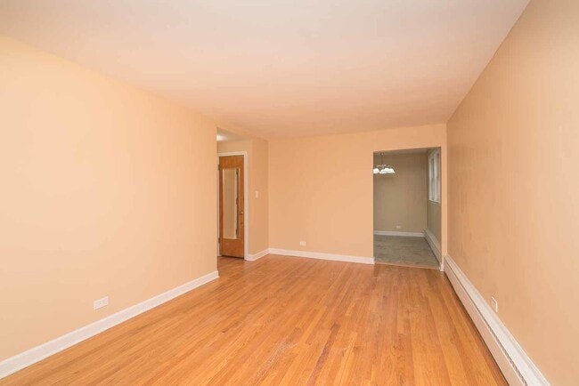Building Photo - 2718 W Farragut Ave