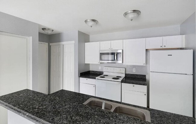 Interior Photo - Country Creek Apartments