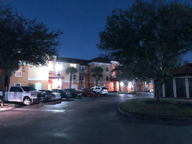 Foto del edificio - APARTMENT FOR RENT IN THE BEST AREA OF ORLANDO