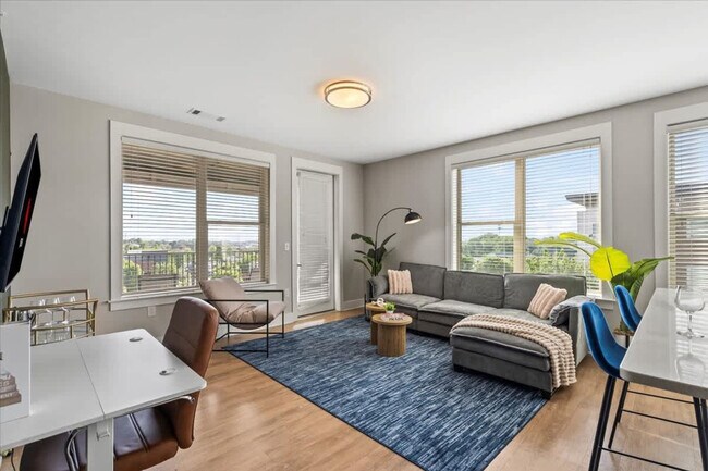 Foto del edificio - 7417 Waverly Walk Ave