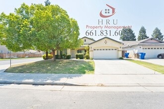 Building Photo - 5115 Vista Del Mar Ave
