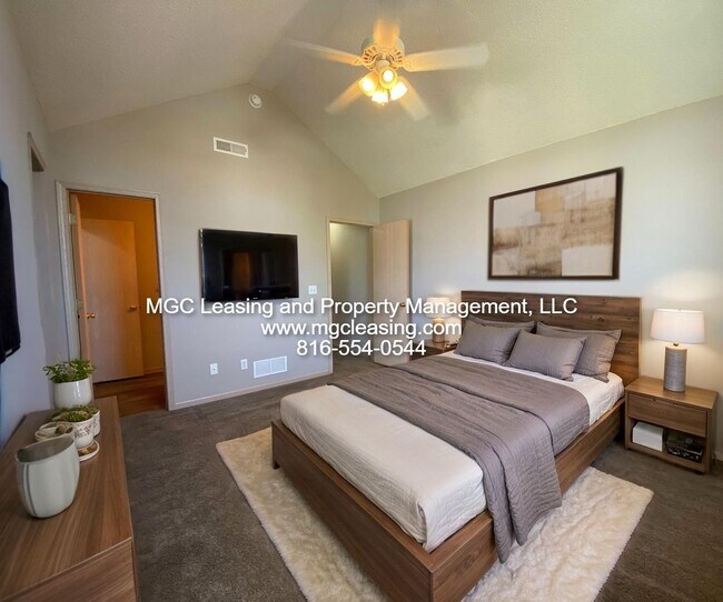 Foto del edificio - SOUTH GARDEN TOWNHOMES