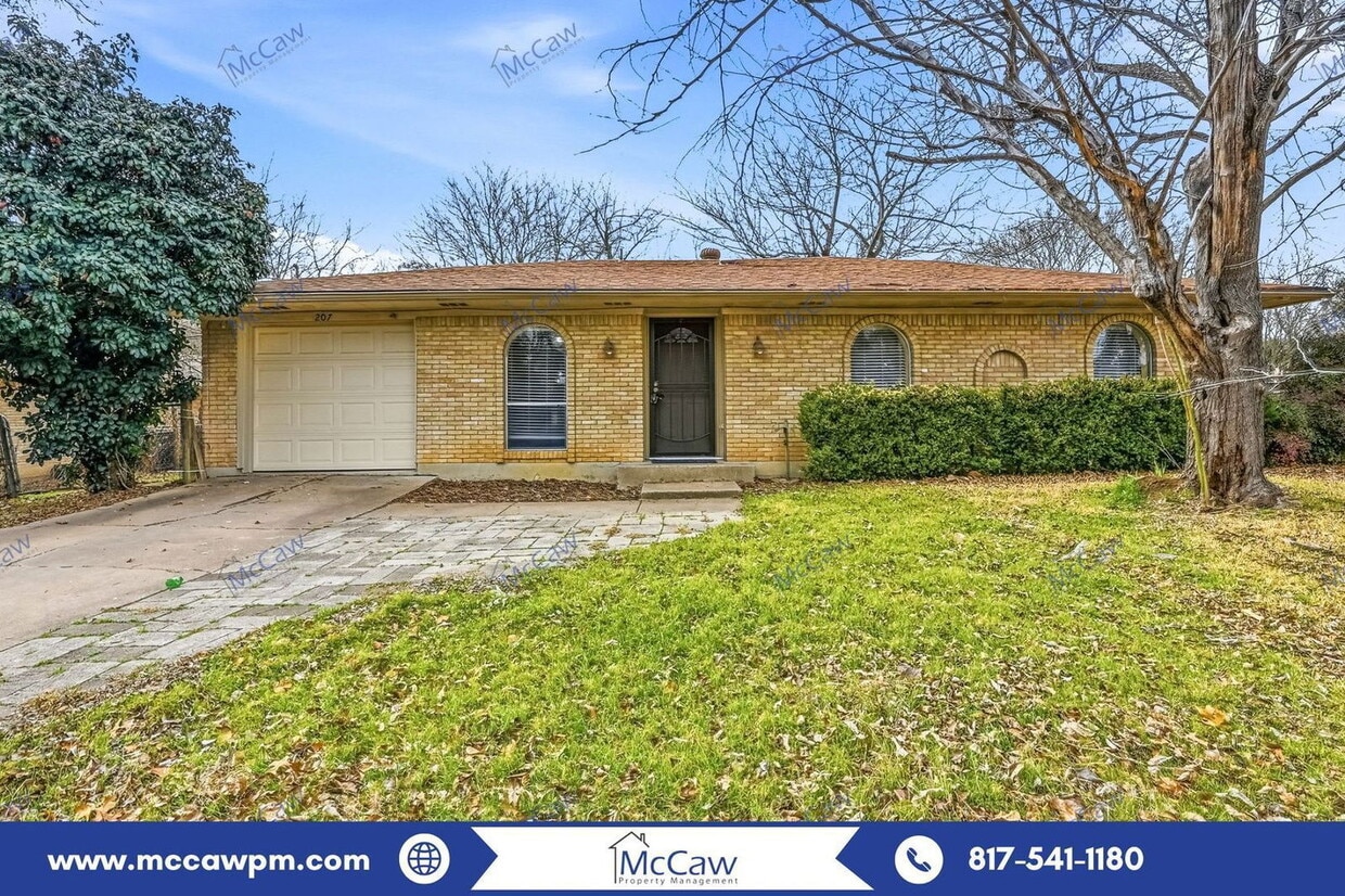 Photo - 207 Evelyn St