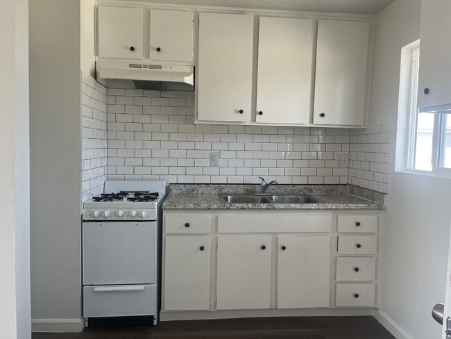 Foto del edificio - 20469 Vanowen St