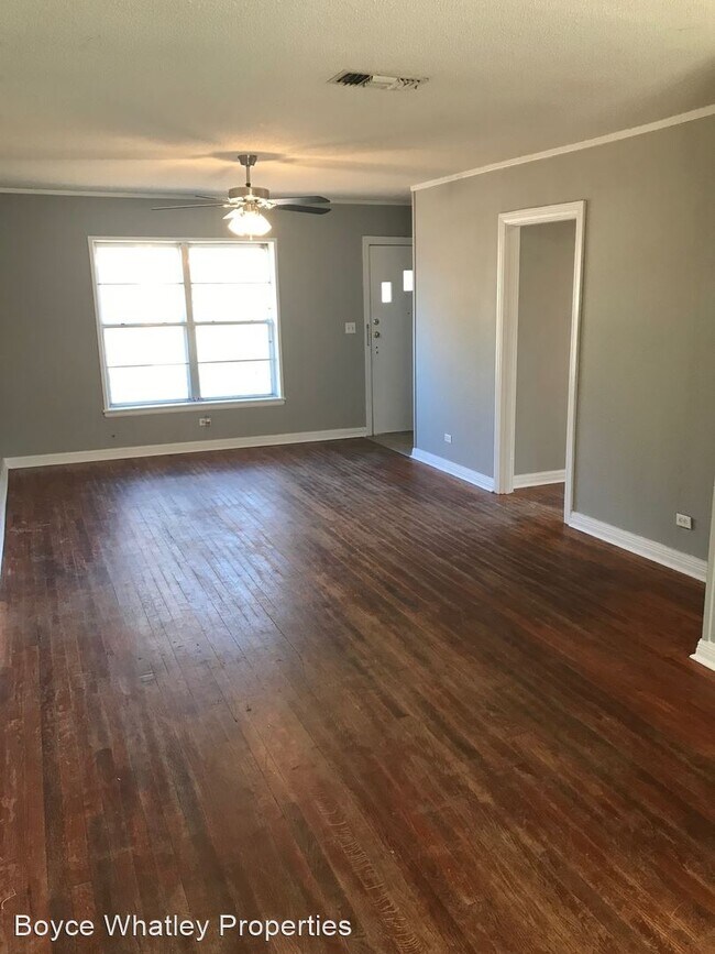 Foto del edificio - 3 br, 1 bath House - 2341 N. Akin St.