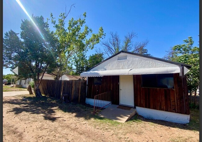 Foto del edificio - Charming 2BR Duplex in Slaton